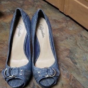 Denim high heeled shoe